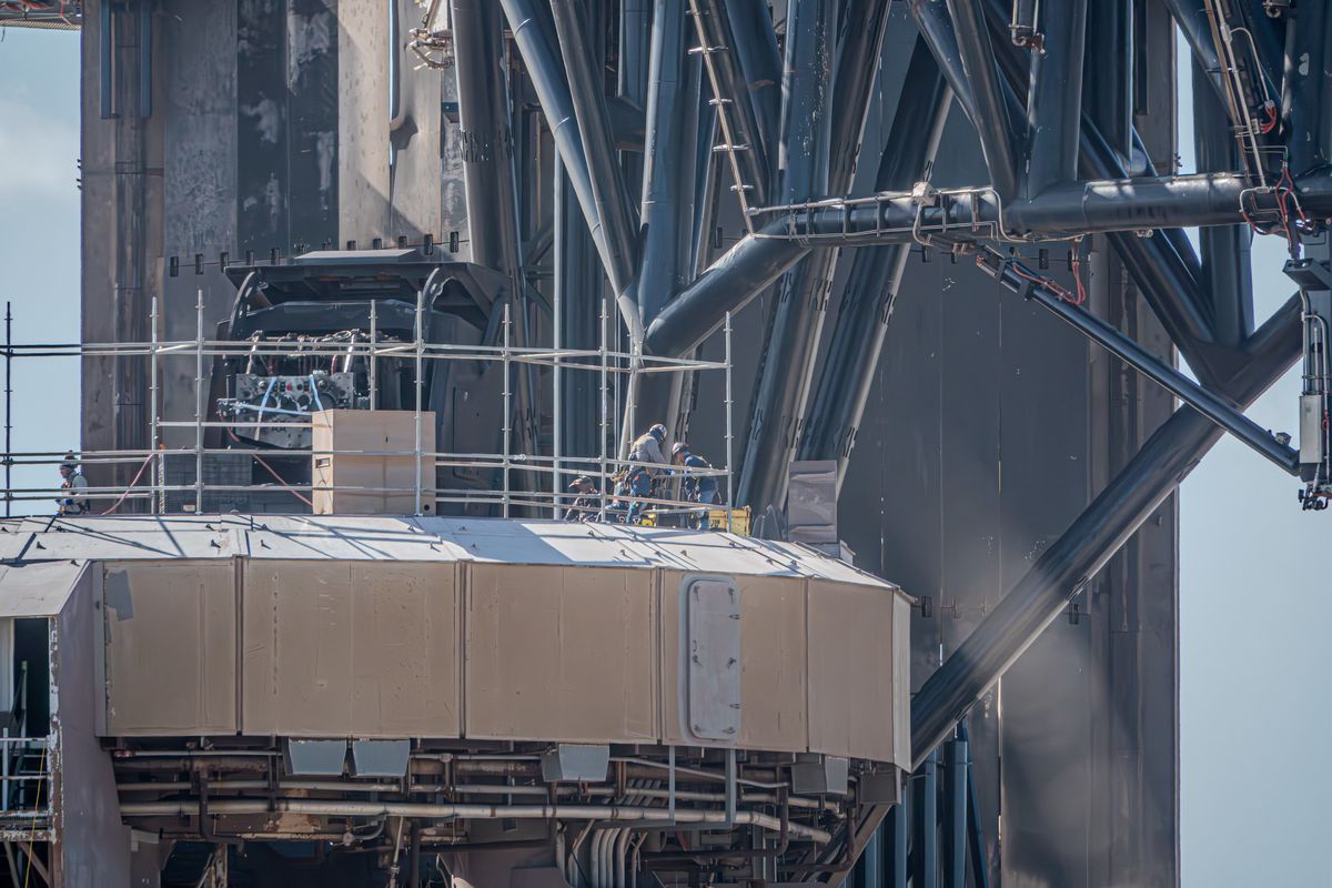 Mechazilla chopstick catch arms on the Starship launch tower at Starbase, Texas
